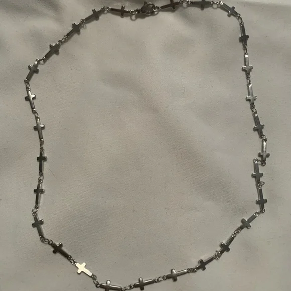 Cross necklace - Picture 1 of 3